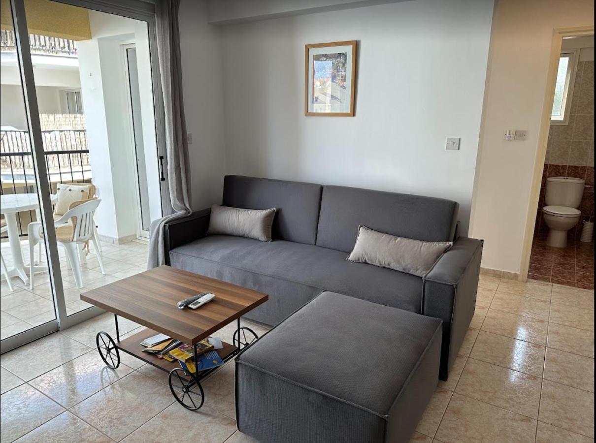 Galit House Lägenhet Paphos Exteriör bild