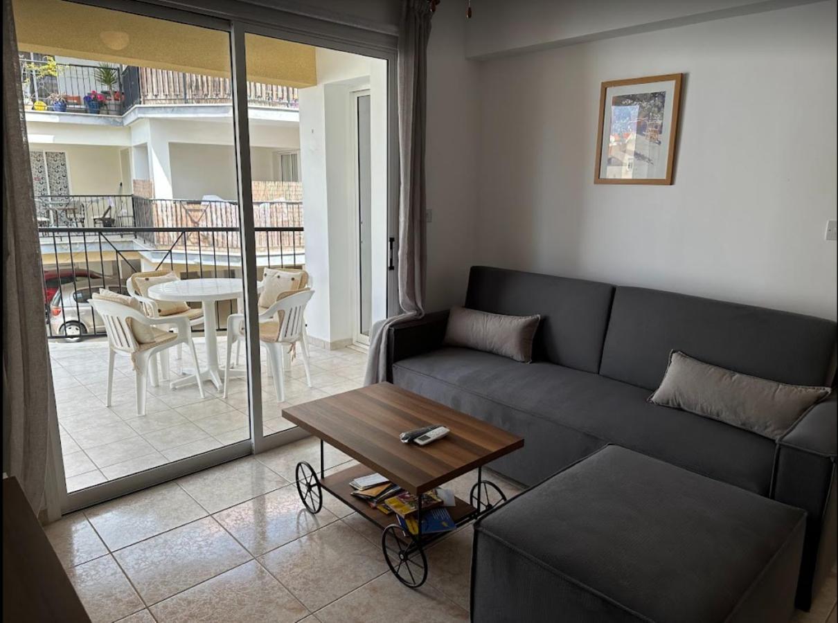 Galit House Lägenhet Paphos Exteriör bild